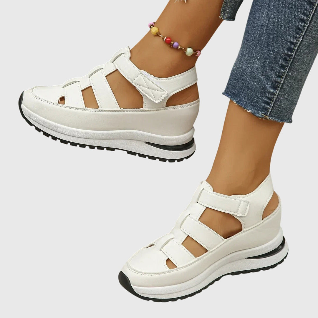 Finnie | Versatile Orthopaedic Sandals