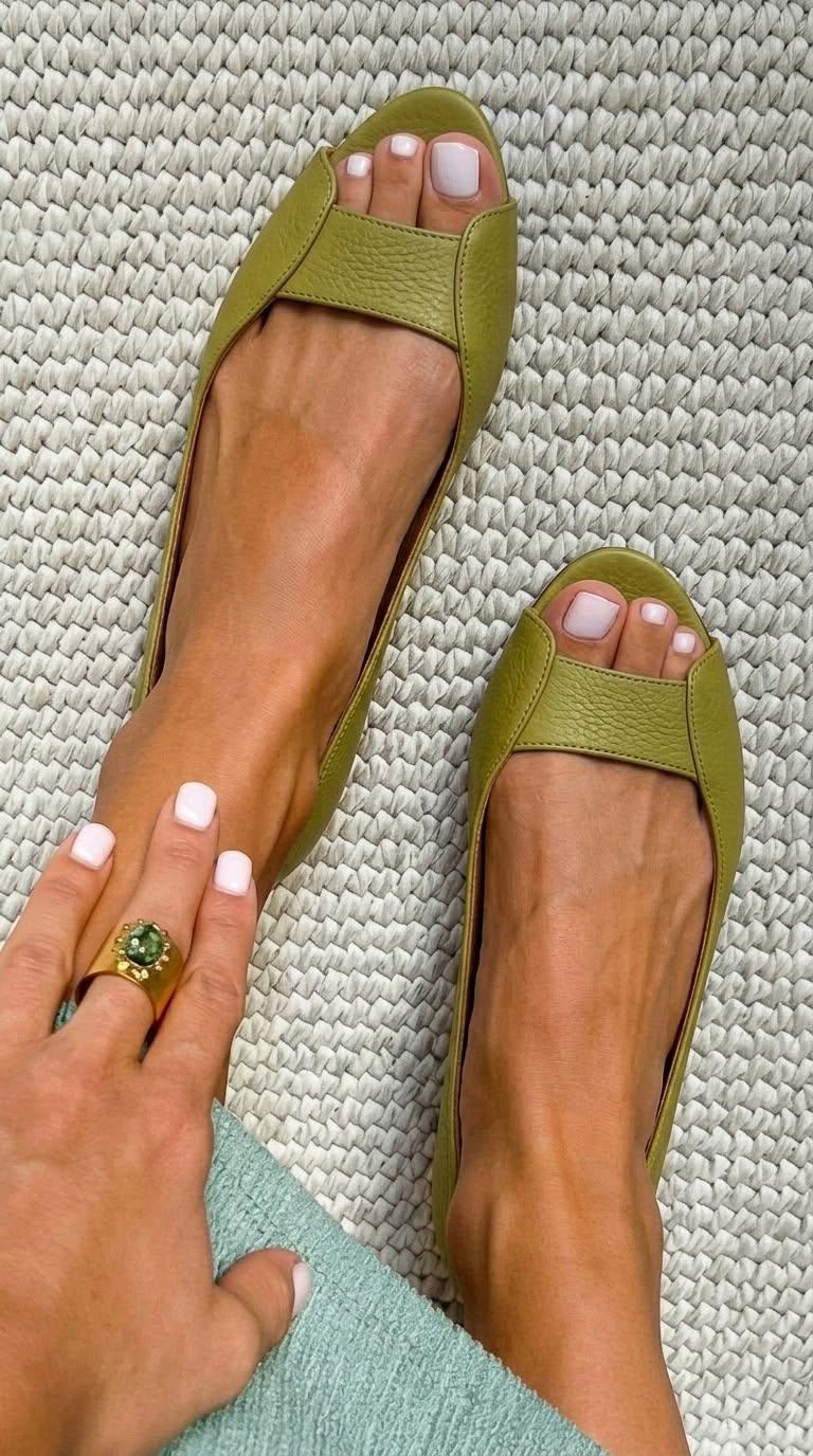 Adelina | Chic Comfort Sandals in Gold