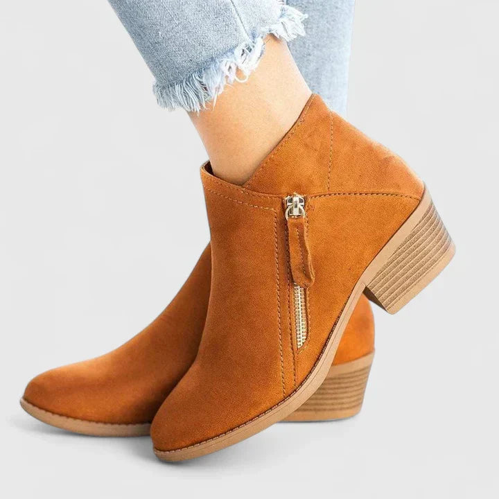 Auryziah | Orthopaedic Boots