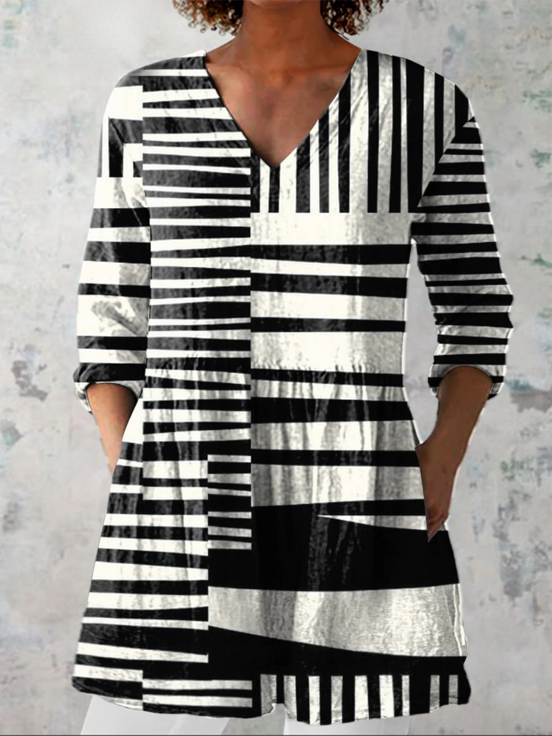 Quinn | Long Blouse with a Bold Print