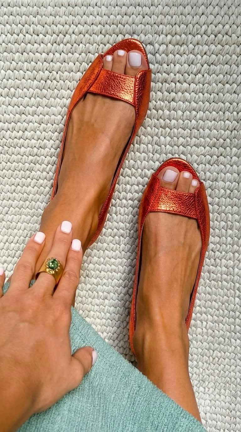 Adelina | Chic Comfort Sandals in Gold