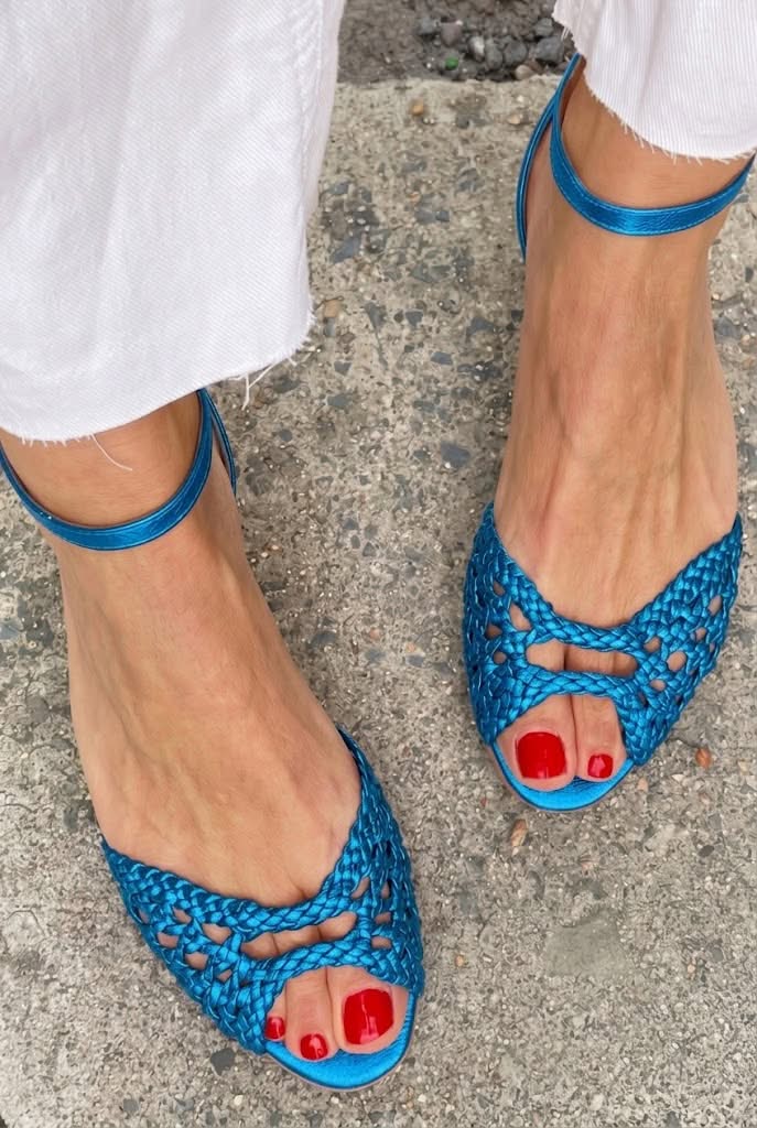 Isadora | Woven Metallic Sandals in Gold