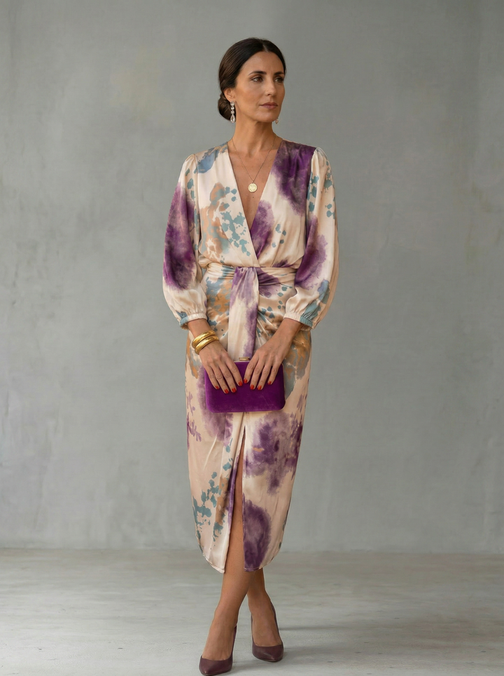 Valeria - Elegant V-Neck Dress